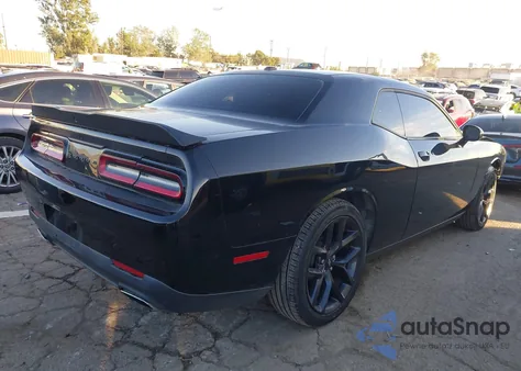 2020 Dodge Challenger Sxt z USA, uszkodzony, nr VIN 2C3CDZAG8LH112907